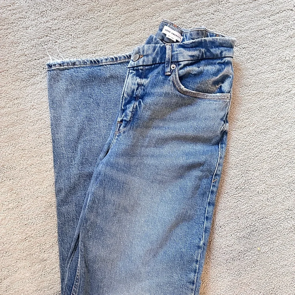Good American Indigo Straight Leg Jeans - Picture 6 of 7